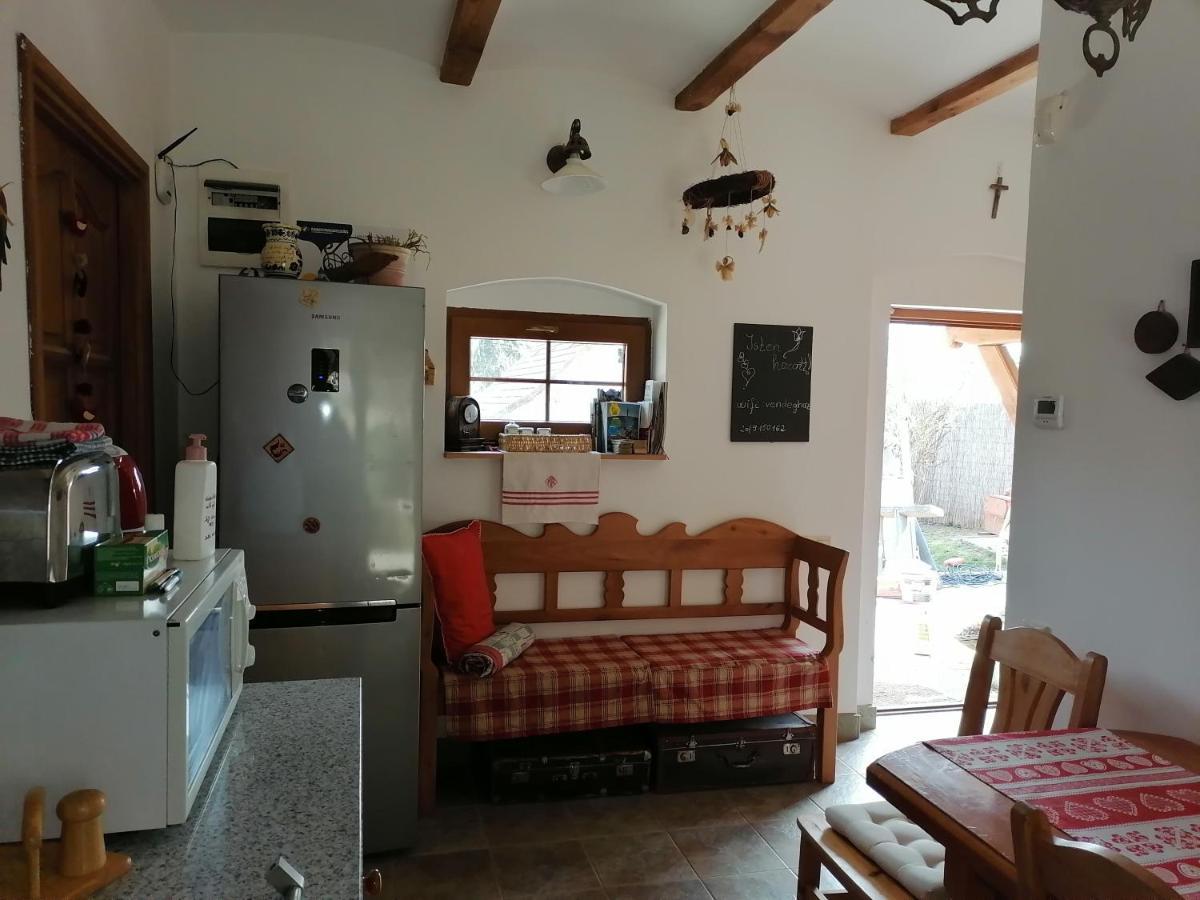 Mives Vendeghaz Hotel Pogany Exterior photo